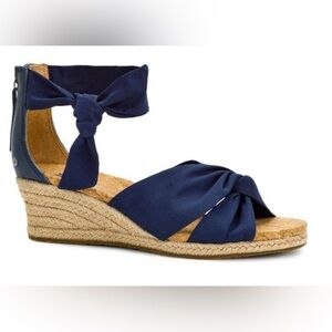 UGG Traci Navy Wedge Espadrille Sandals marked 7 but fit 7.5